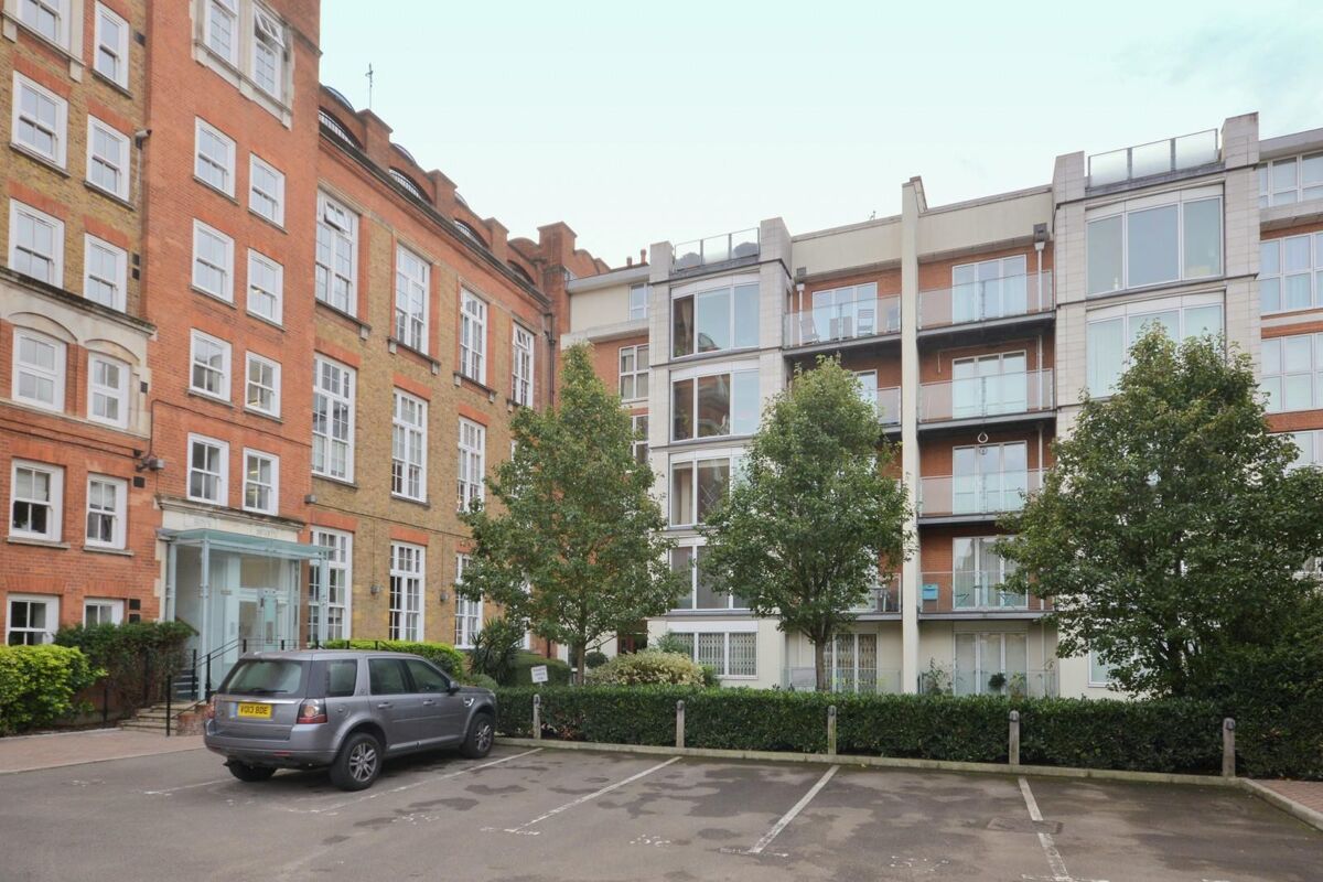 flat to rent in Lawn Lane, Vauxhall, London, SW8 BAQ012118246