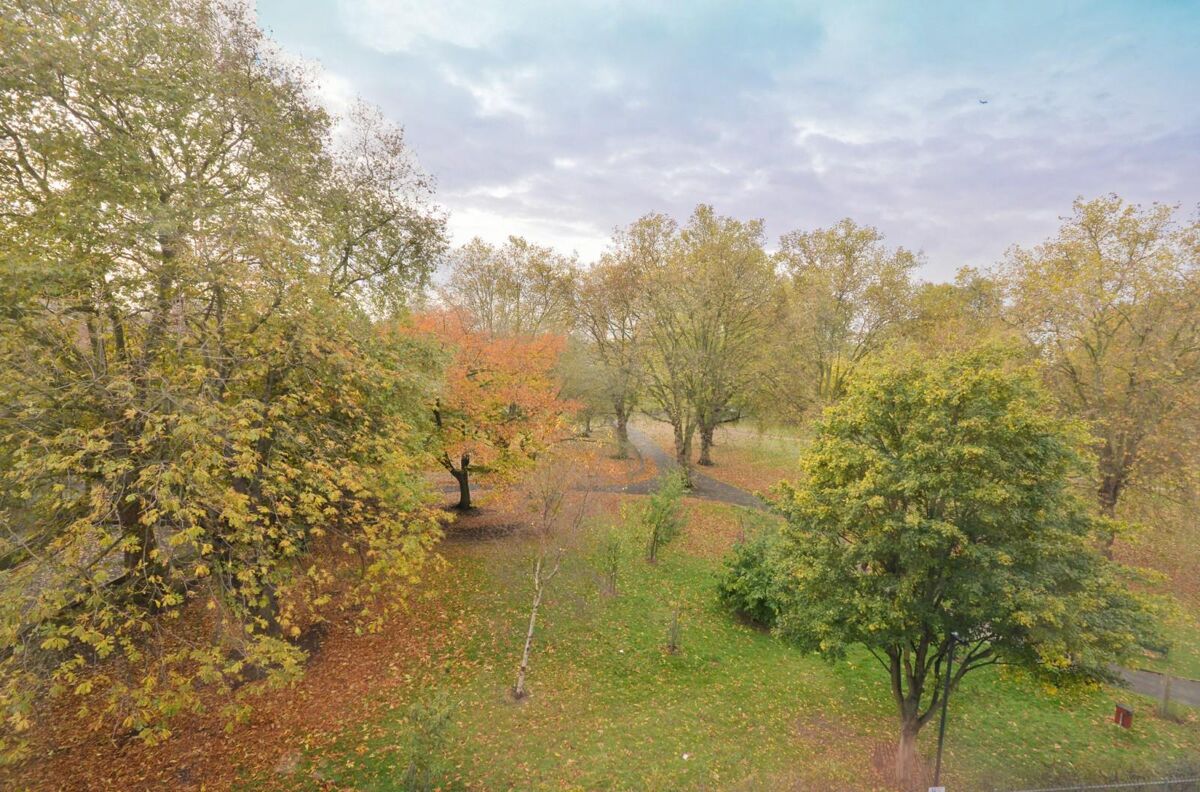 flat to rent in Lawn Lane, Vauxhall, London, SW8 BAQ012118246