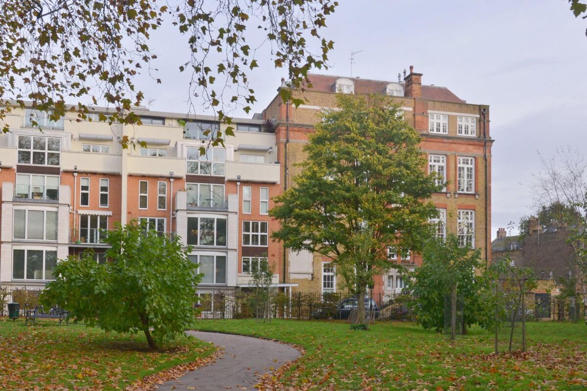 flat to rent in Lawn Lane, Vauxhall, London, SW8 BAQ012118246