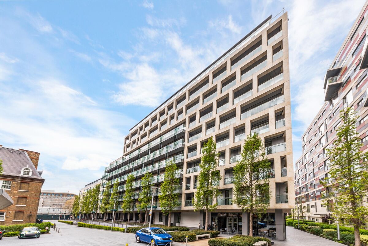 Flat to rent in Moore House, Grosvenor Waterside, Gatliff Road, London