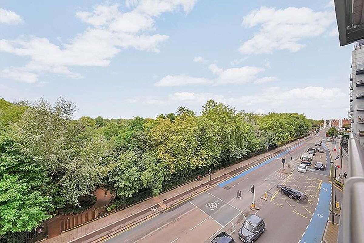 flat to rent in Lanson Building, Queenstown Road, Battersea, London