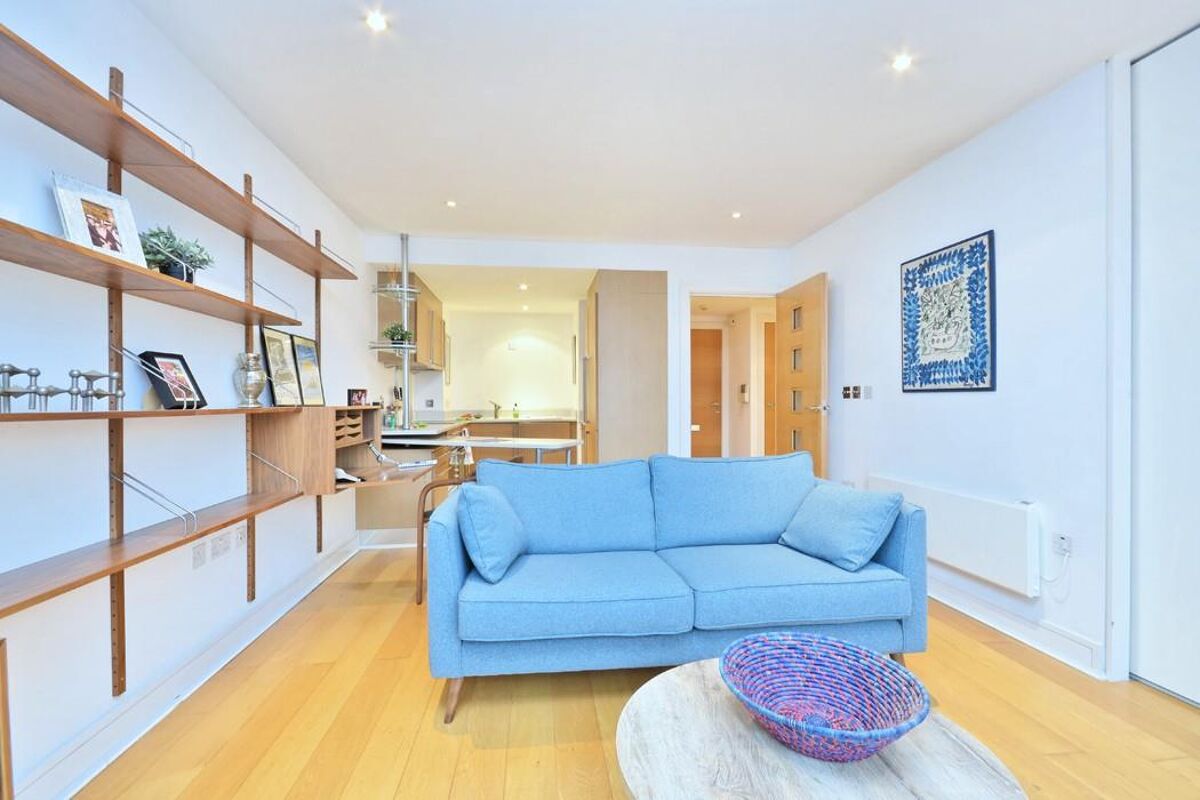flat to rent in Howard Building, Queenstown Road, London, SW11, SW8 BAQ012124746 Knight Frank