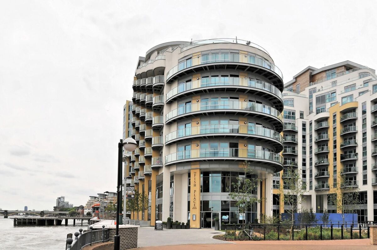 flat to rent in Vicentia Quay, Bridges Wharf, Bridges Court Road