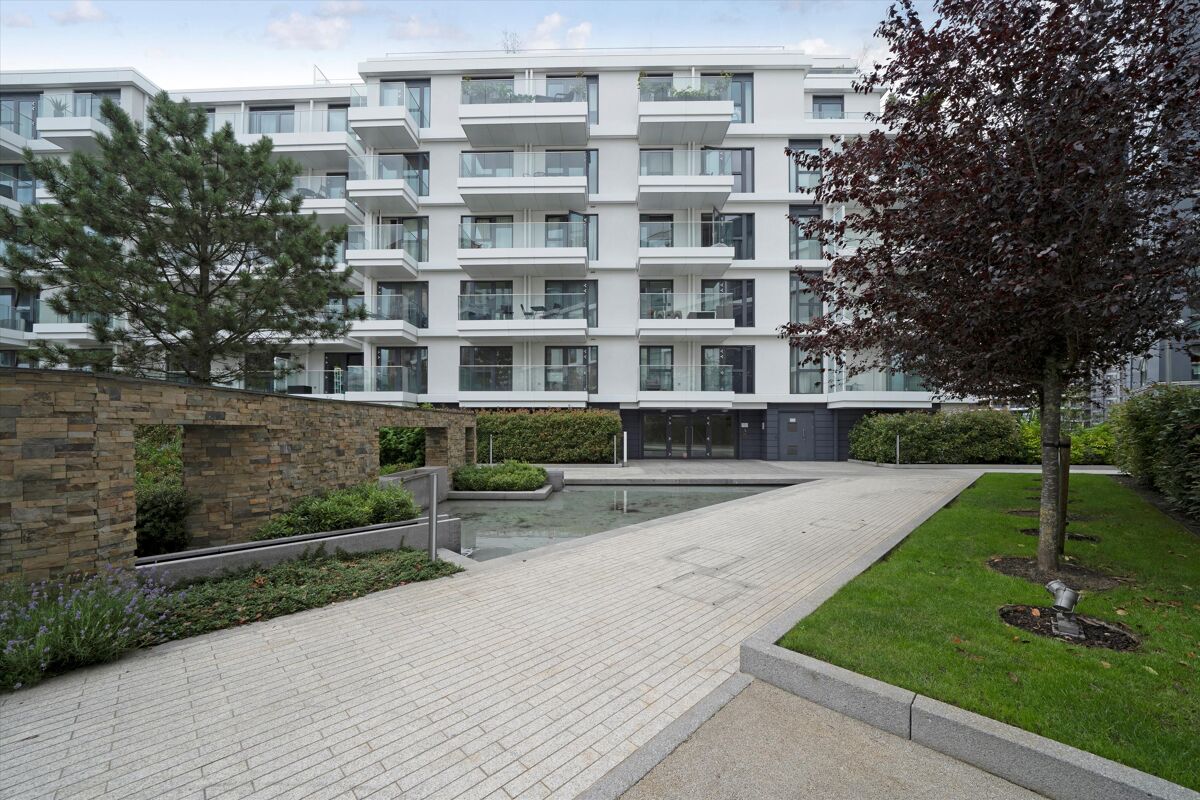 flat to rent in Wandsworth Road, London, SW8 BAQ012163767 Knight Frank