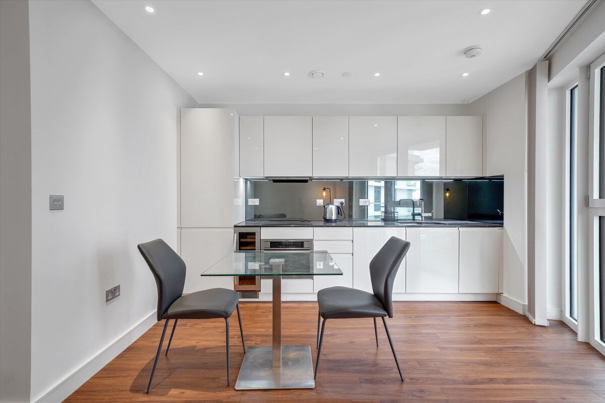 flat to rent in Wandsworth Road, London, SW8 BAQ012163767 Knight Frank