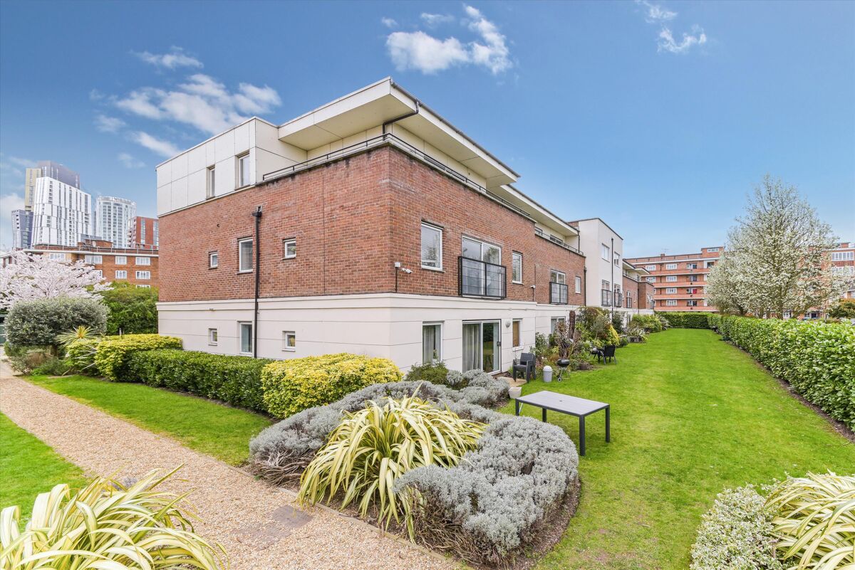 flat to rent in Mill Pond Close, London, SW8 BAQ012165230 Knight Frank