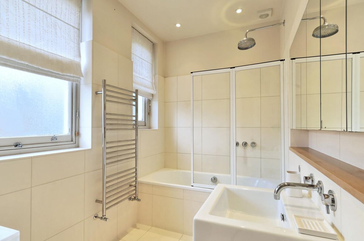 flat to rent in Primrose Mansions, Prince of Wales Drive, Battersea