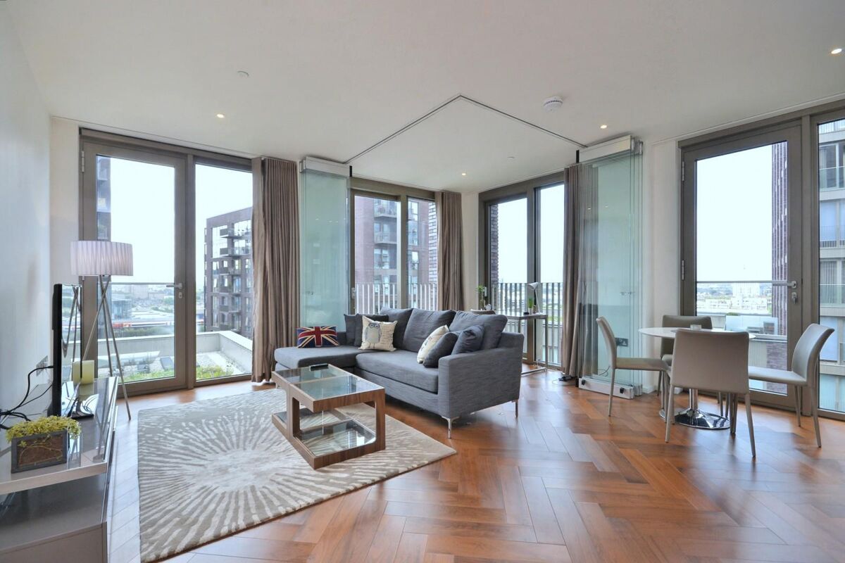 flat to rent in Capital Building, 8 New Union Square, London, SW11