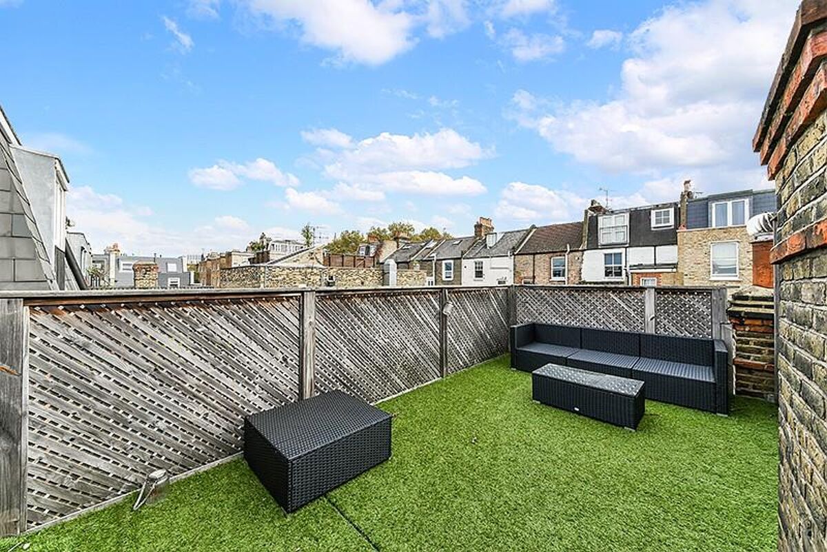 to rent in Ingelow Road, London, London, SW8 BAQ012176881