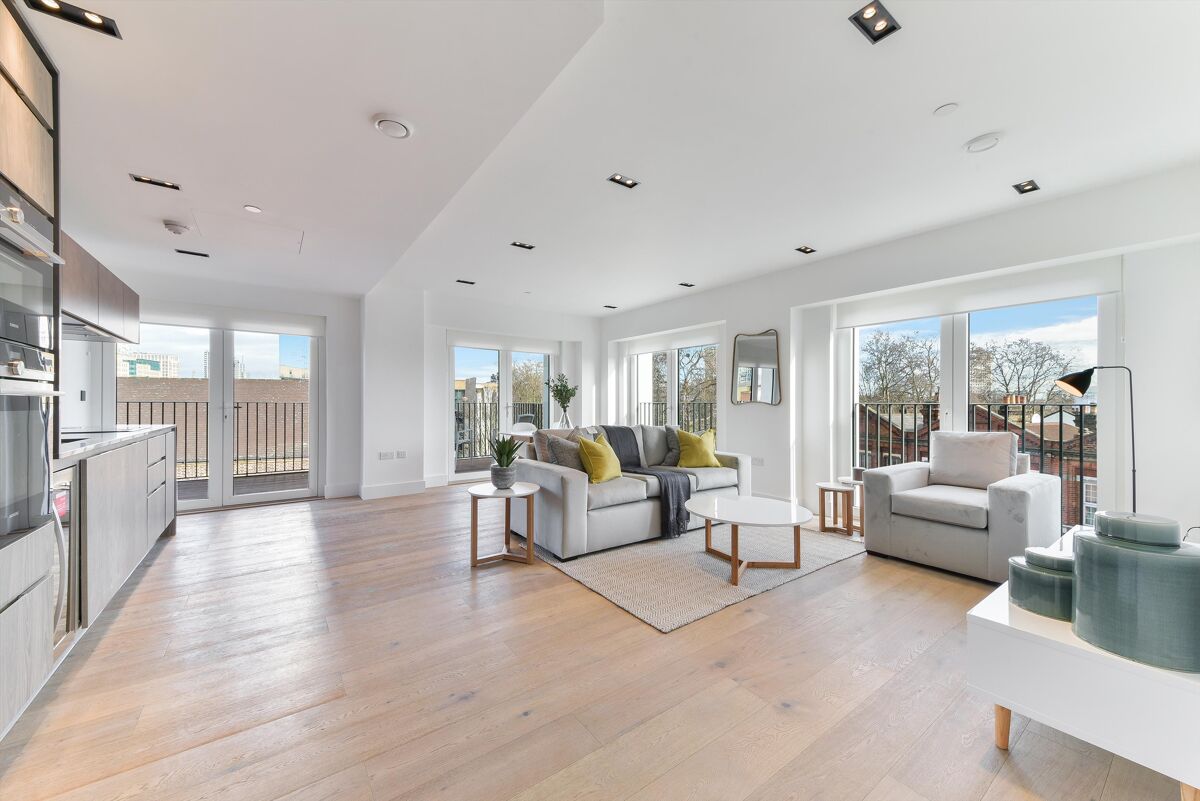 flat to rent in 2 Exchange Gardens, Keybridge House, Vauxhall, London