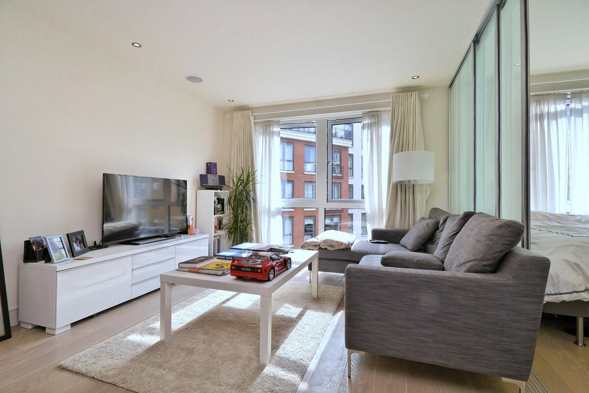 flat to rent in Doulton House, Chelsea Creek, 11 Park Street, Fulham
