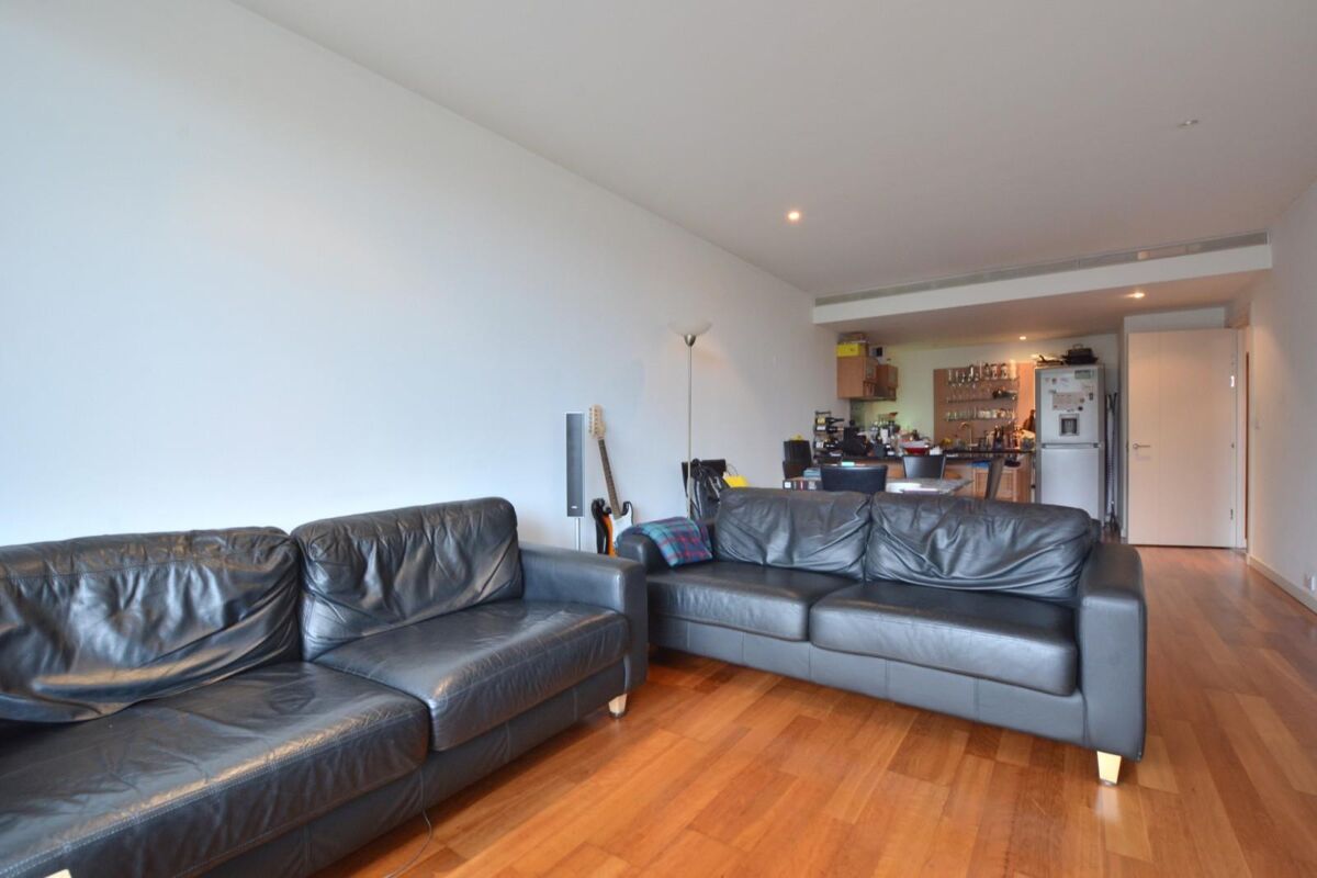 flat to rent in The Bridge, Queenstown Road, Battersea, SW8, SW11