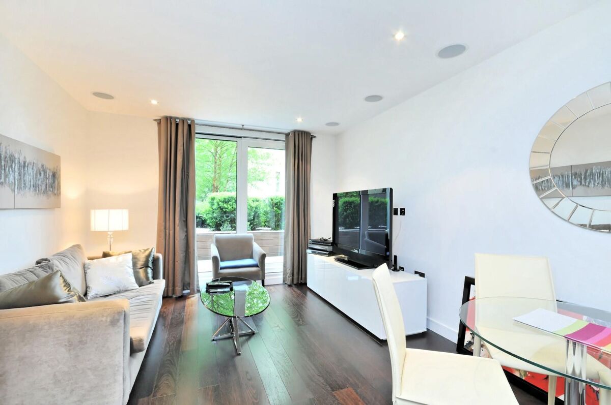 flat to rent in Bramah House, Grosvenor Waterside, London SW1W