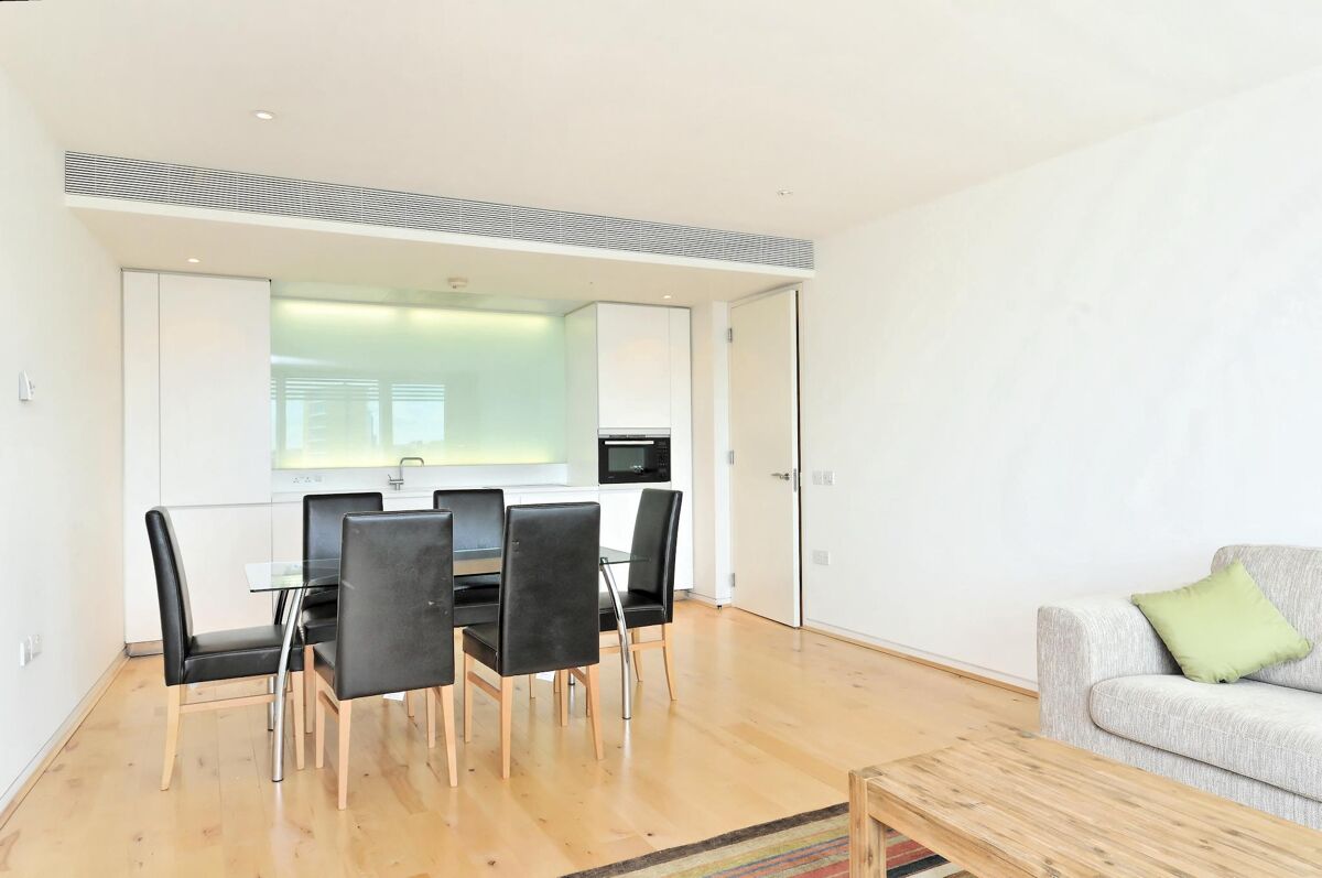 flat to rent in Albion Riverside Building, Hester Road, London, SW11