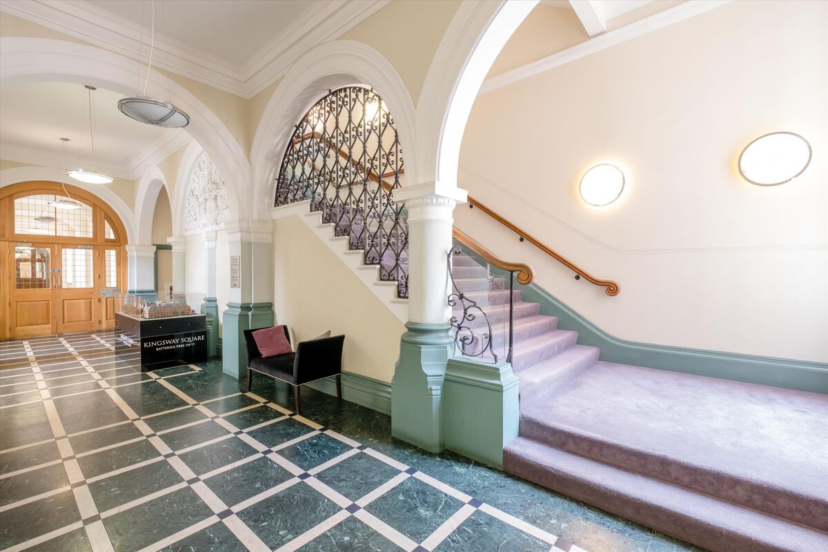 flat to rent in Mountford Mansions, 100 Battersea Park Road, London