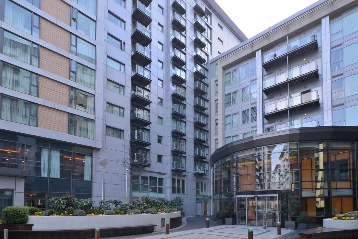 flat to rent in Burnelli Building, Chelsea Bridge Wharf, Queenstown
