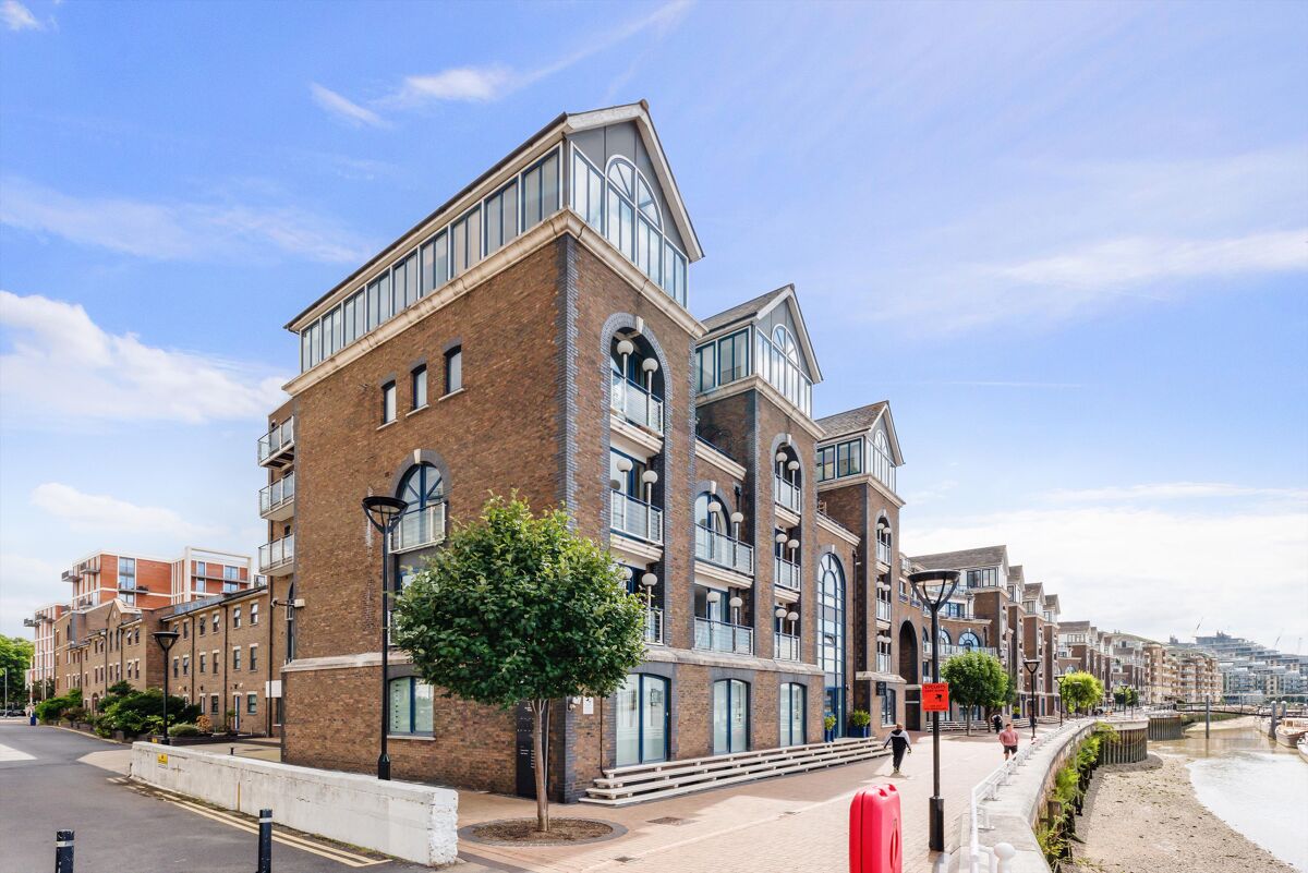 flat to rent in Molasses House, Clove Hitch Quay, Plantation Wharf