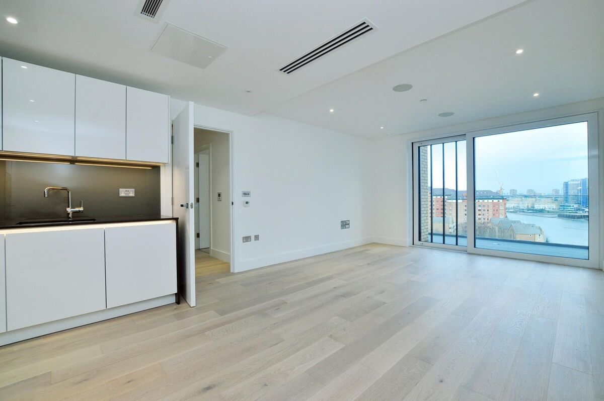 flat to rent in Westbourne Apartments, Central Avenue, London, SW6