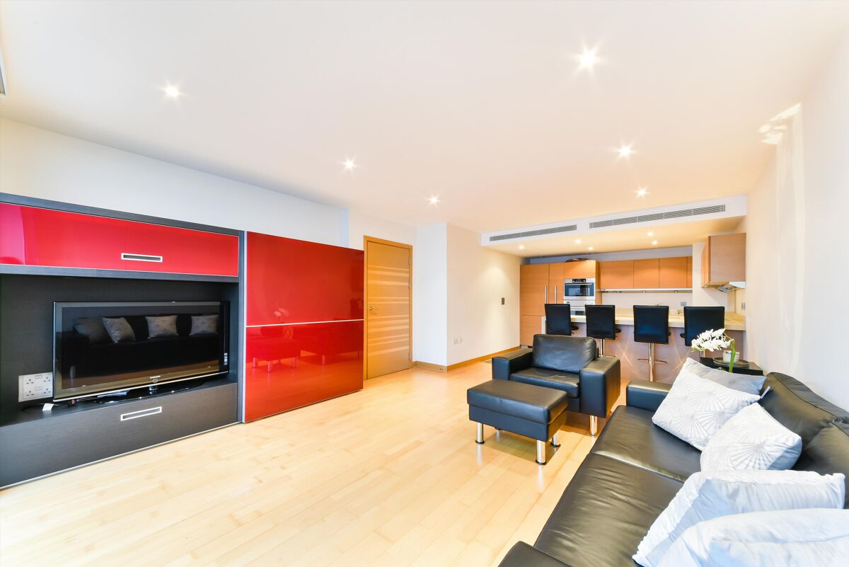 flat to rent in Queenstown Road, London, SW11 BAQ012265633 Knight Frank