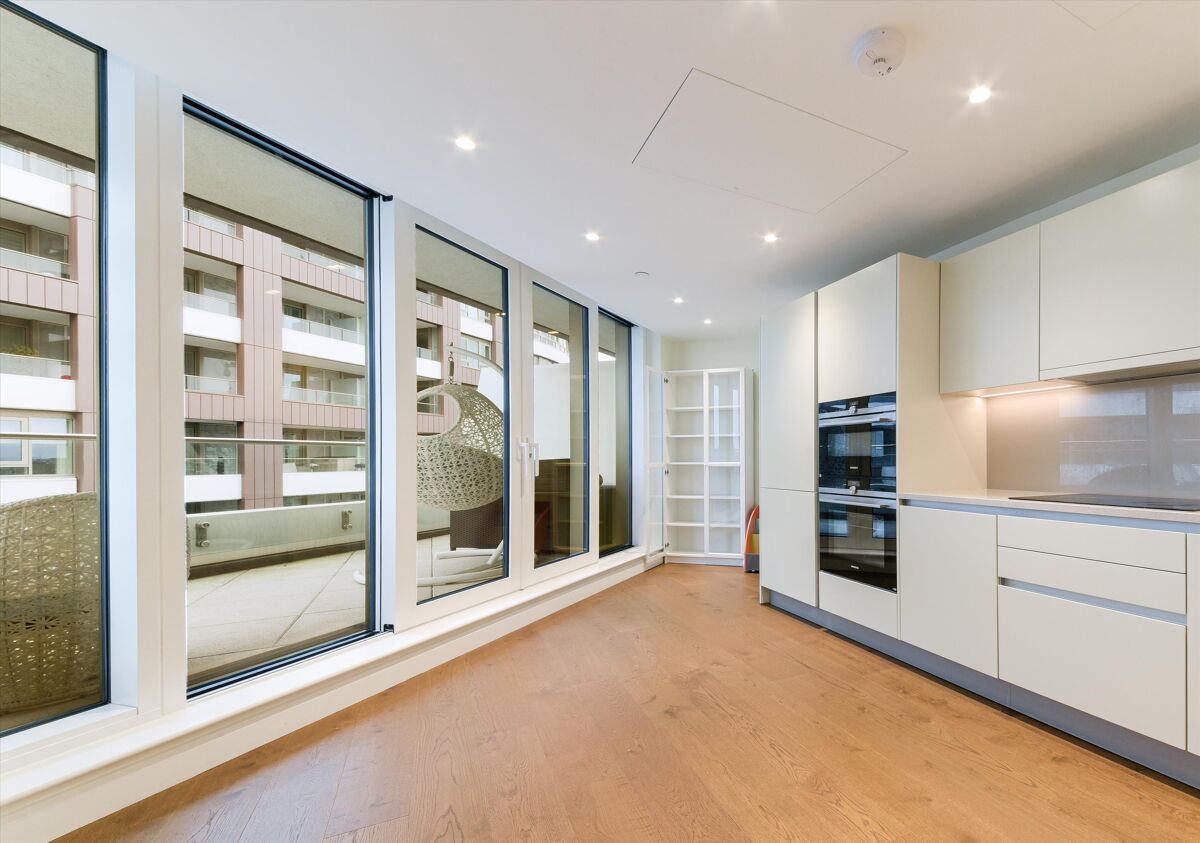 flat to rent in Camellia House, 338 Queenstown Road, London, SW11
