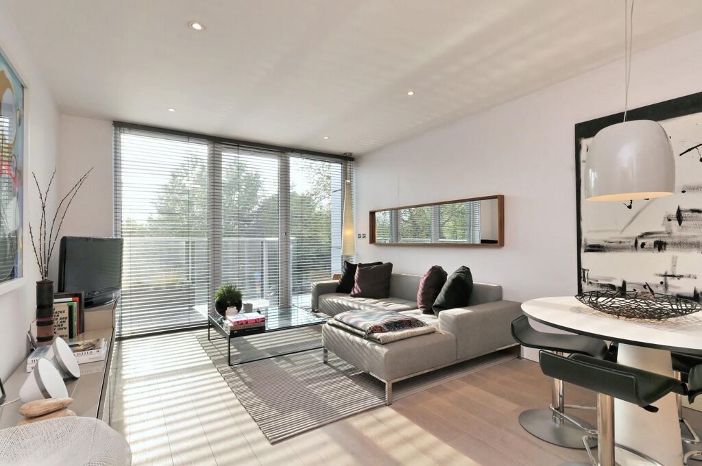 Image of Eustace Building, Queenstown Road, Battersea, SW11