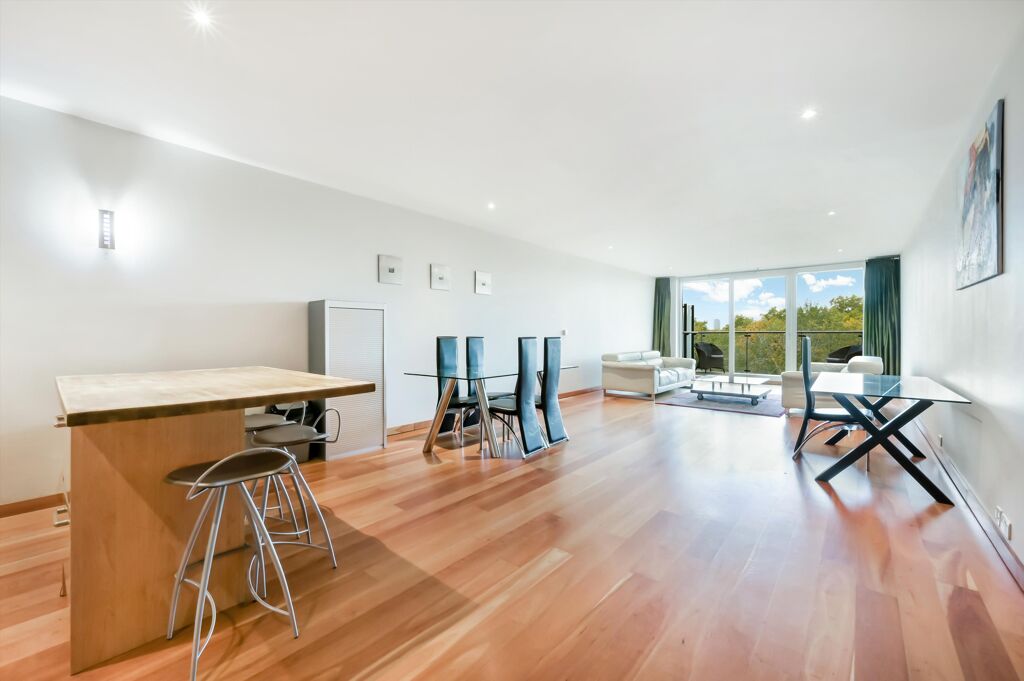 Image of The Bridge, Queenstown Road, Battersea, SW8 SW11