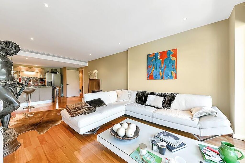 Image of The Bridge, Queenstown Road, London, SW11