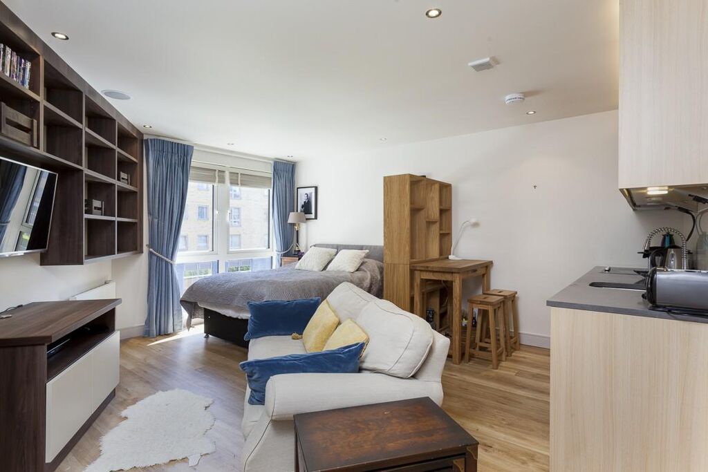 Image of Doulton House, Chelsea Creek. SW6