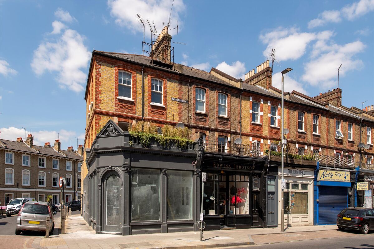 flat for sale in Queenstown Road, London, SW8 BAT012017975 Knight Frank