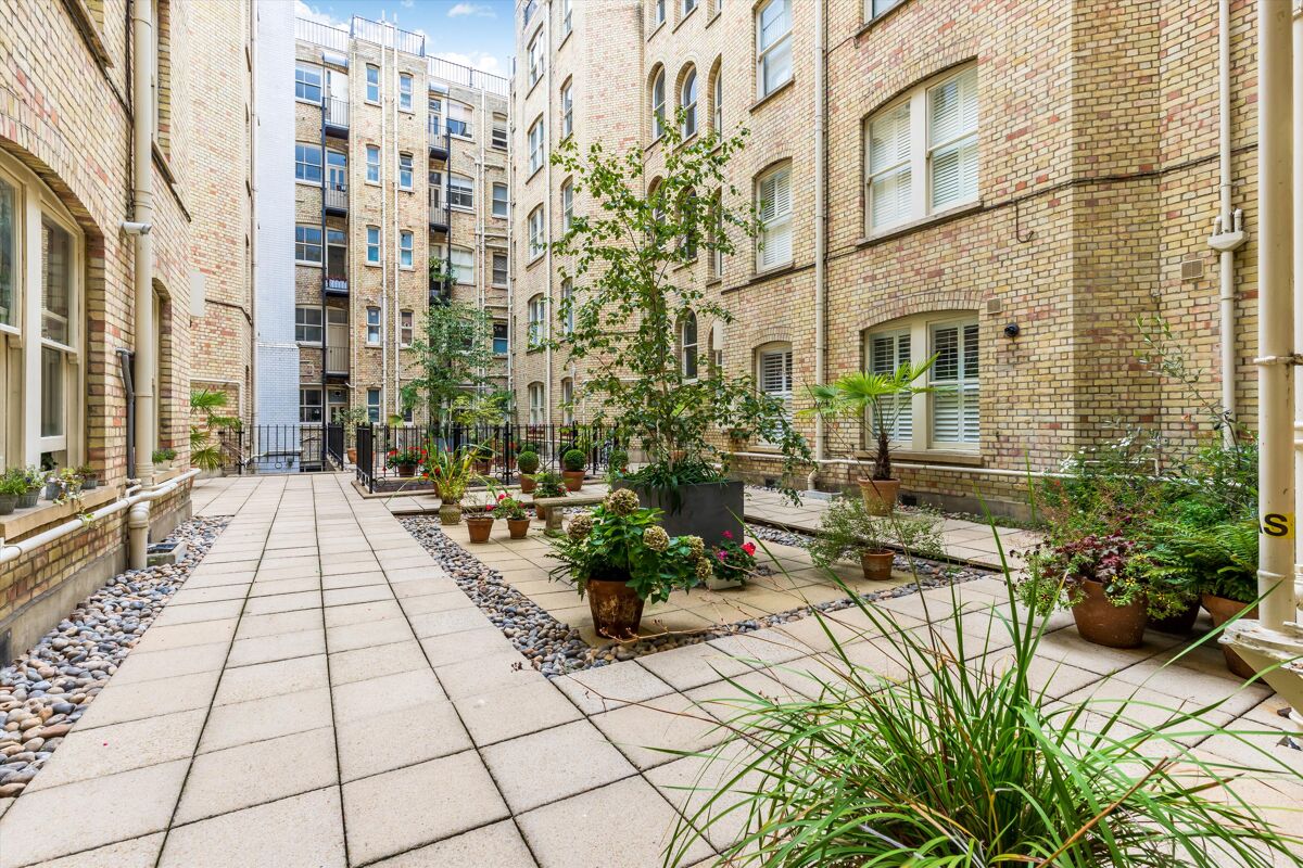 flat for sale in York Mansions, Prince Of Wales Drive, Battersea