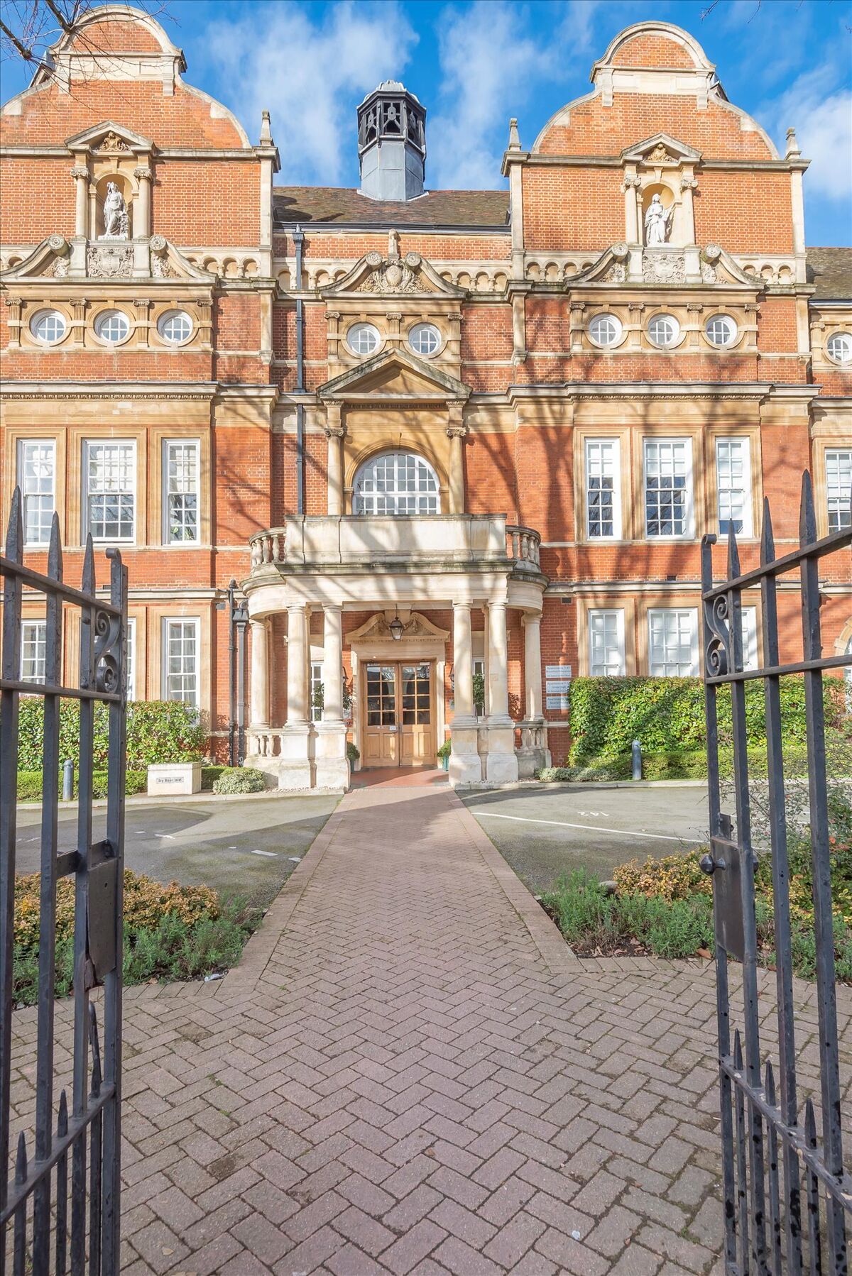 flat for sale in Battersea Park Road, London, SW11 BAT012037005