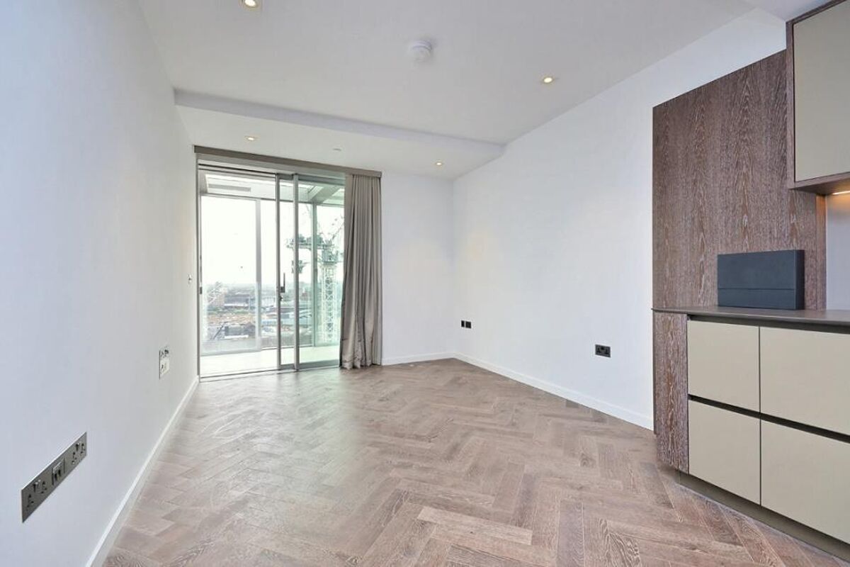 flat for sale in Dawson House, 11 Circus Road West, London, SW11