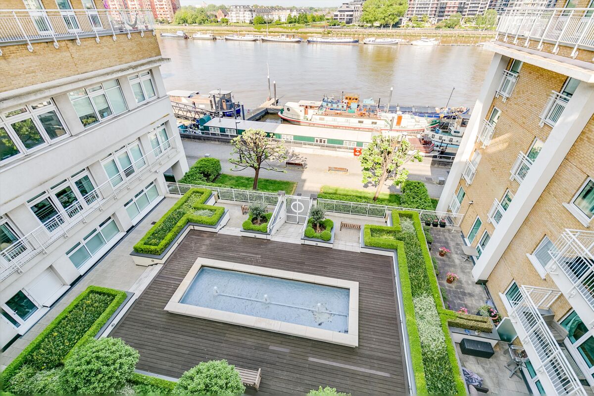 flat for sale in Oyster Wharf, Lombard Road, London, SW11