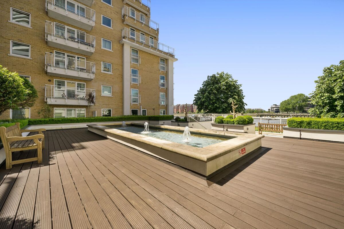 flat for sale in Oyster Wharf, 18 Lombard Road, Battersea, London, SW11