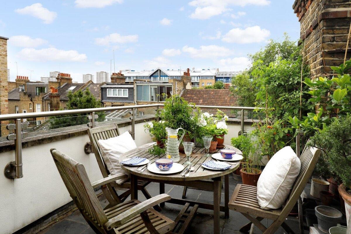 flat for sale in Albert Bridge Road, London, SW11 BAT012143503