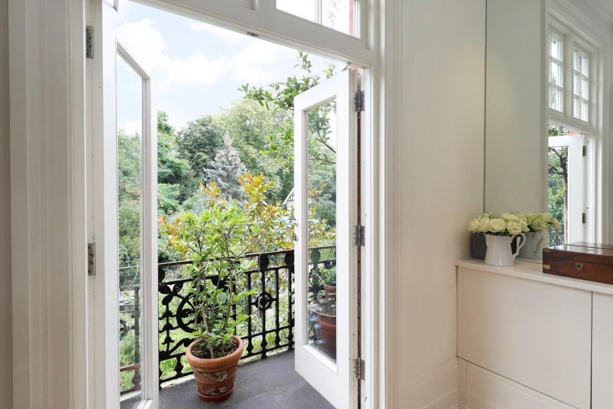 flat for sale in Albert Bridge Road, London, SW11 BAT012143503