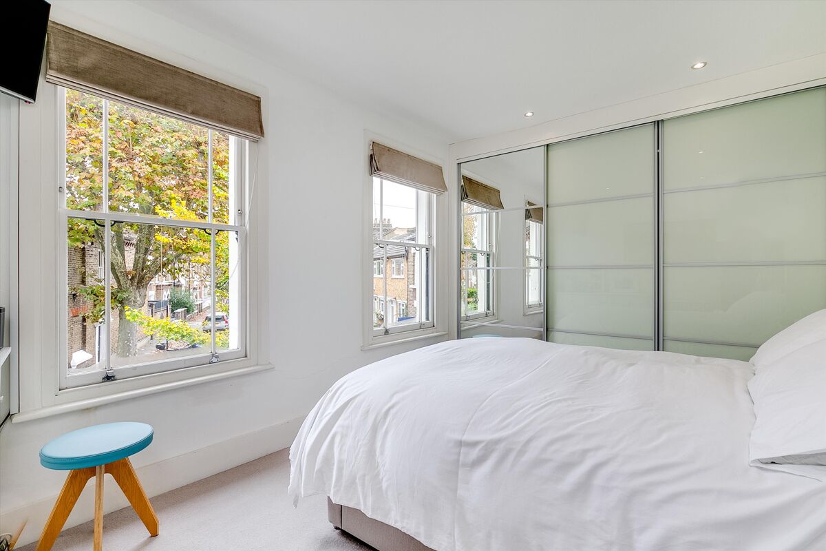 house for sale in Elsley Road, London, SW11 BAT012144198 Knight Frank