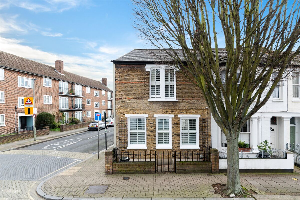 house for sale in Eversleigh Road, Battersea, London, SW11
