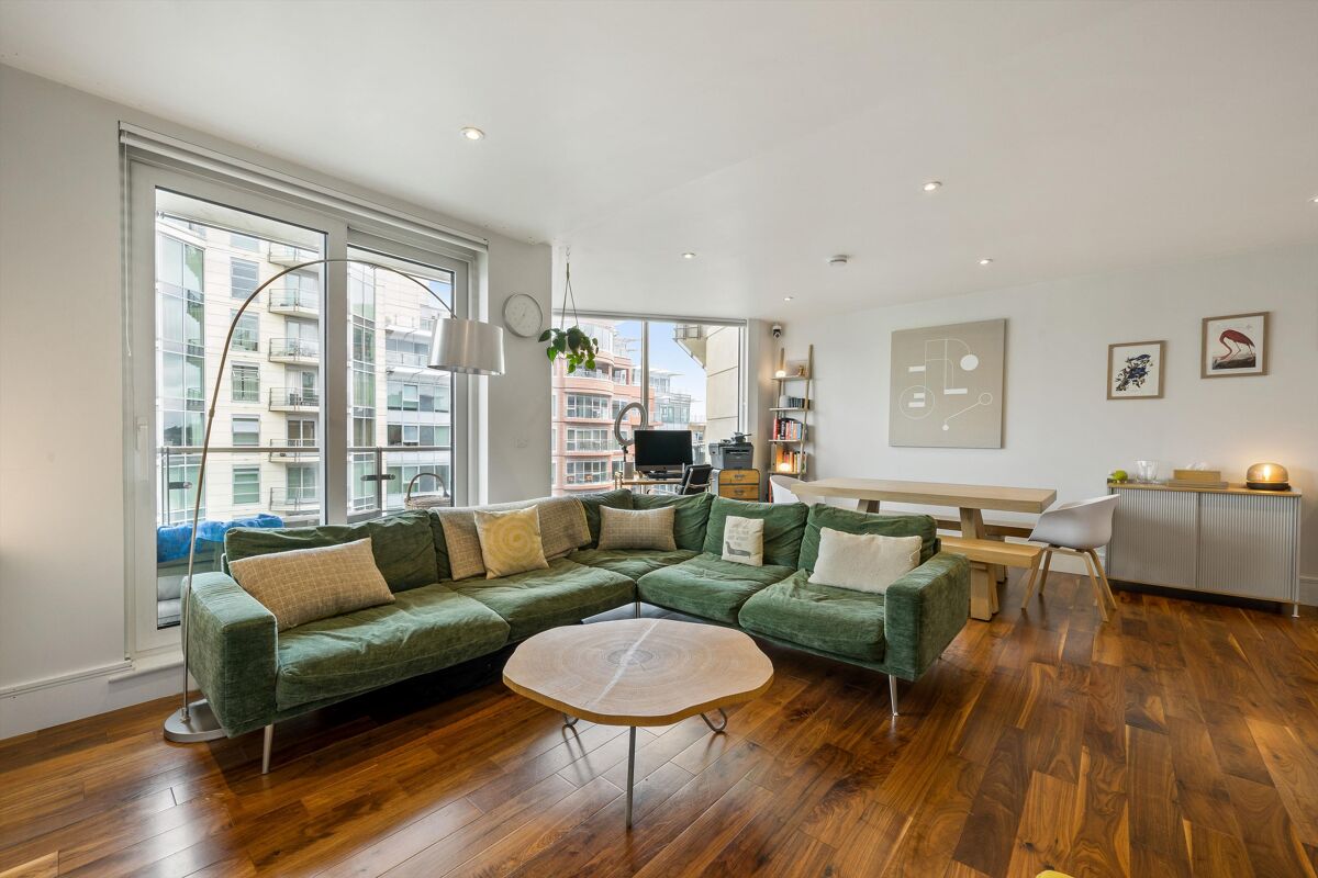 flat for sale in Kingfisher House, Battersea Reach, Juniper Drive