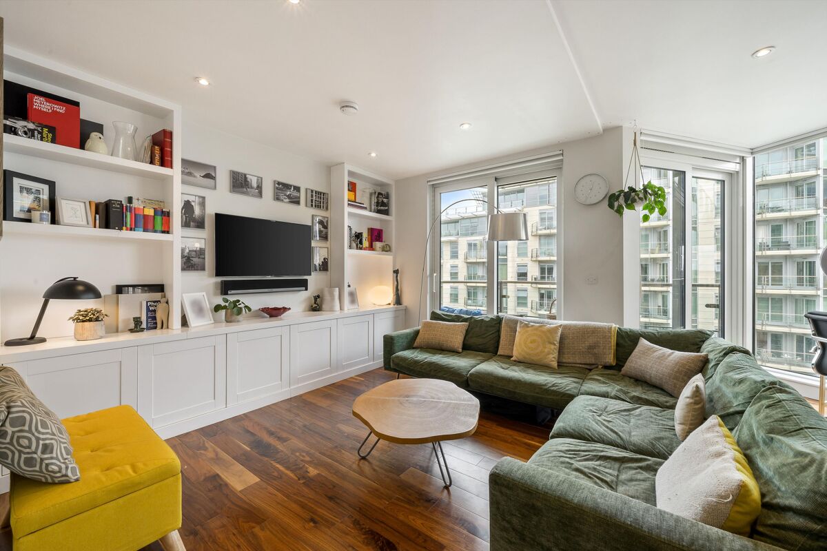 flat for sale in Kingfisher House, Battersea Reach, Juniper Drive