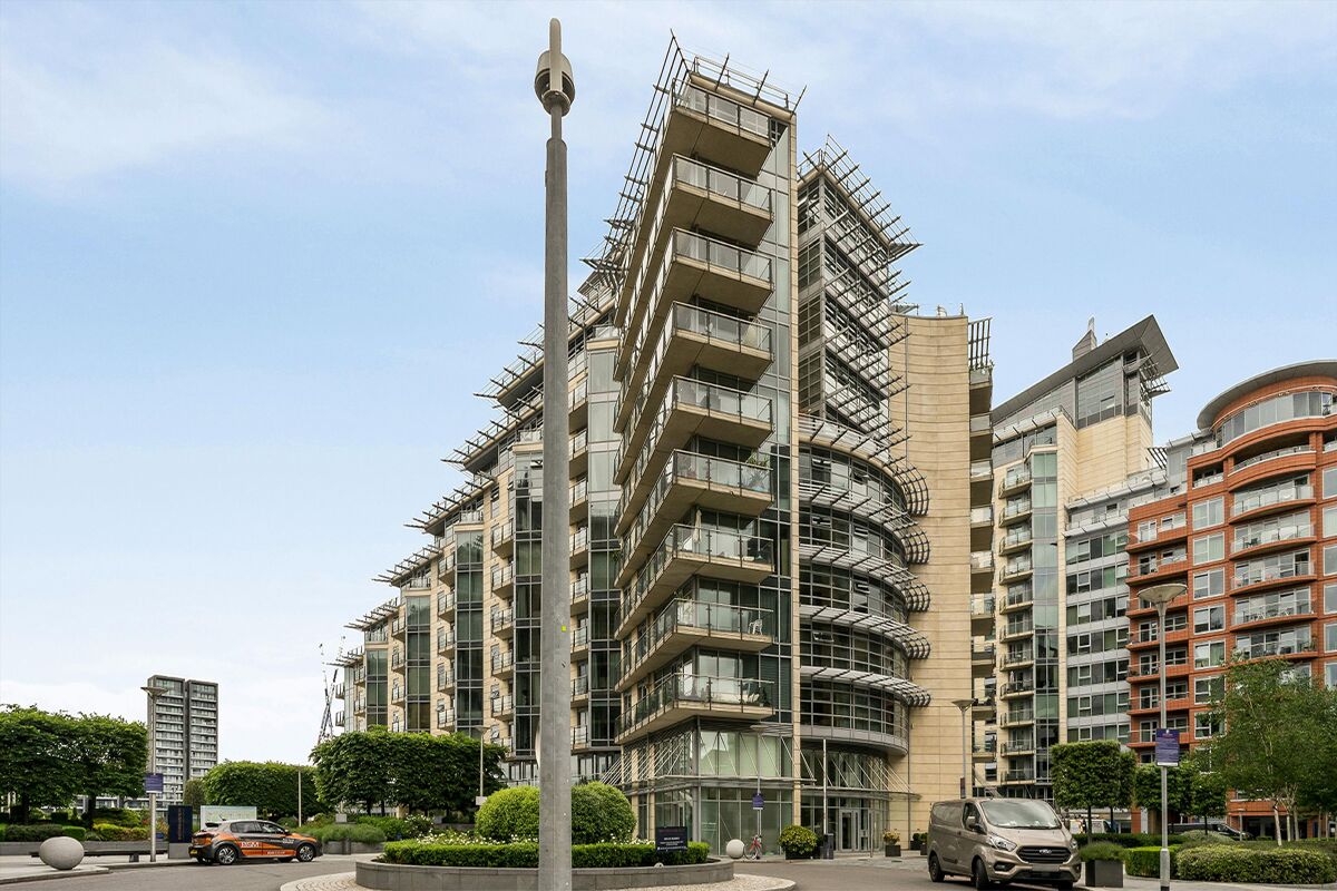 flat for sale in Kingfisher House, Battersea Reach, Juniper Drive