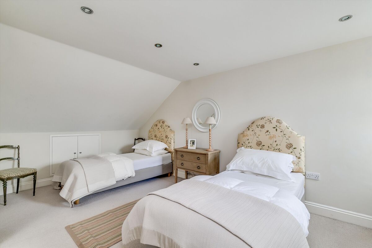 house for sale in Stormont Road, London, SW11 BAT012230723 Knight Frank