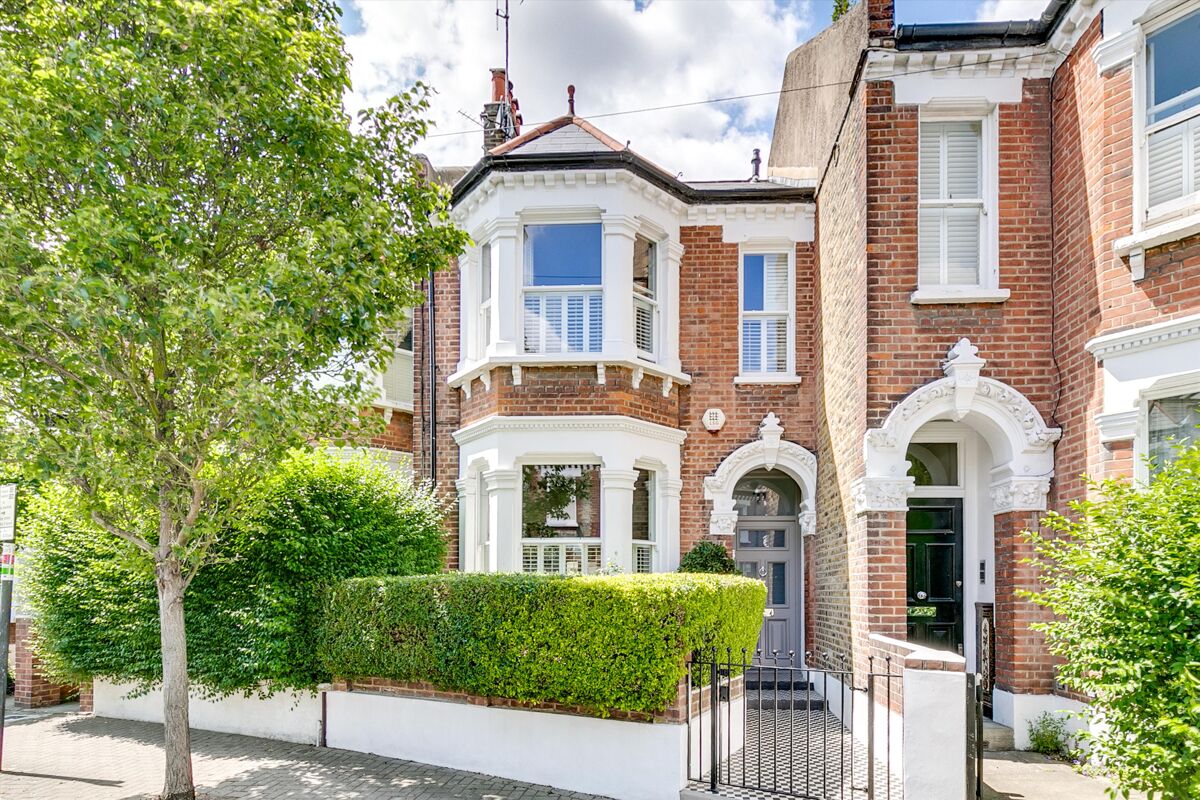 house for sale in Stormont Road, London, SW11 BAT012230723 Knight Frank