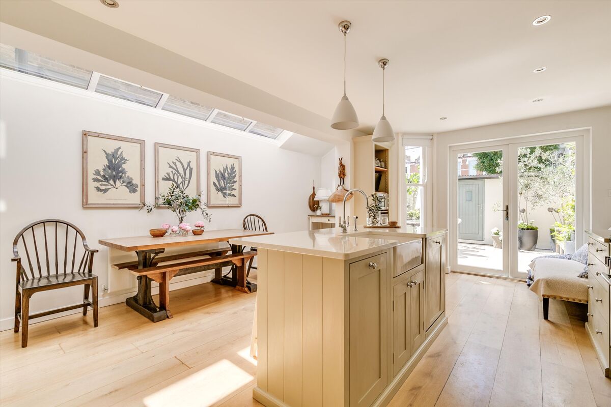 house for sale in Stormont Road, London, SW11 BAT012230723 Knight Frank