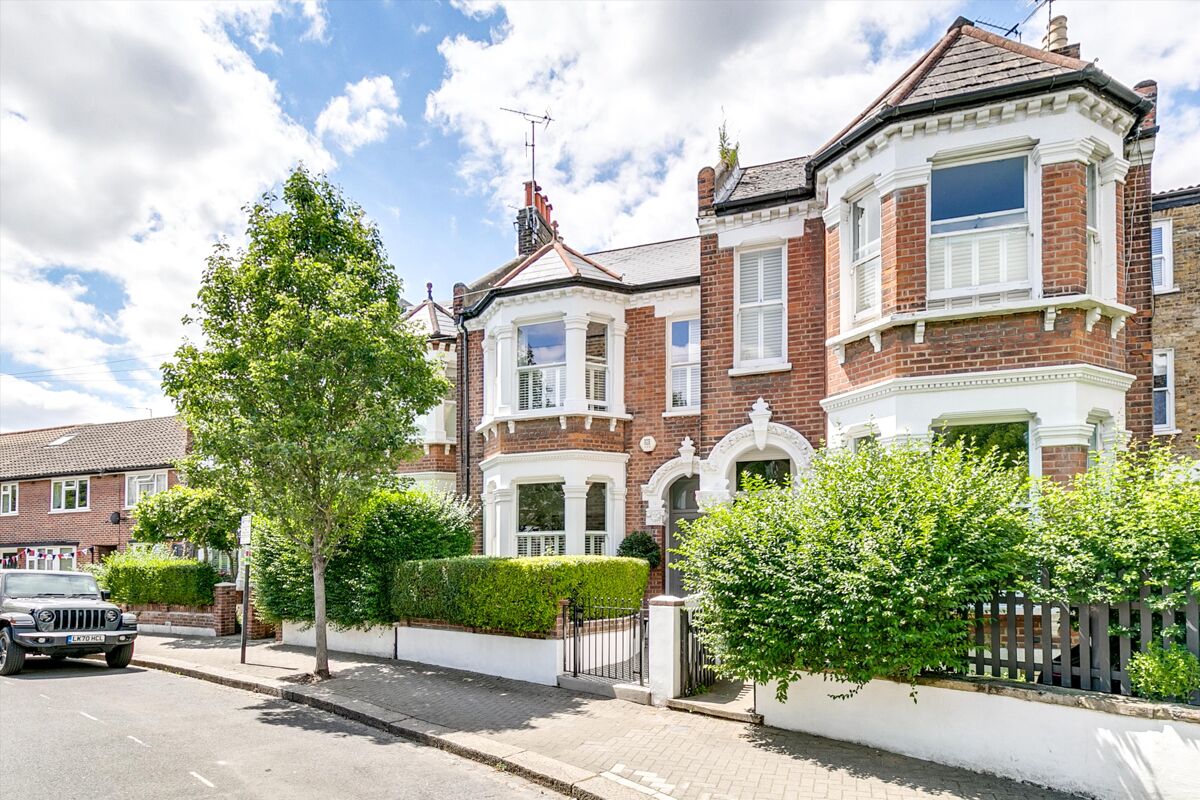 house for sale in Stormont Road, London, SW11 BAT012230723 Knight Frank