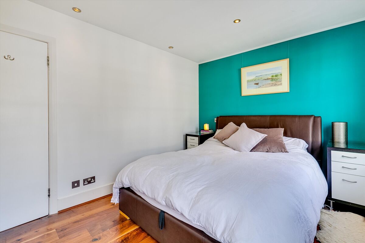 house for sale in Ashbury Road, Battersea, London, SW11 BAT012234479