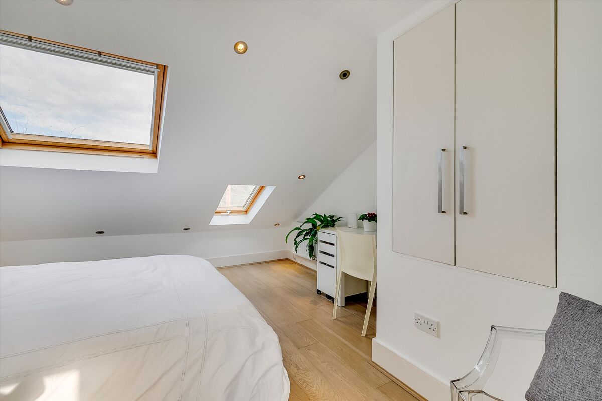 house for sale in Ashbury Road, Battersea, London, SW11 BAT012234479