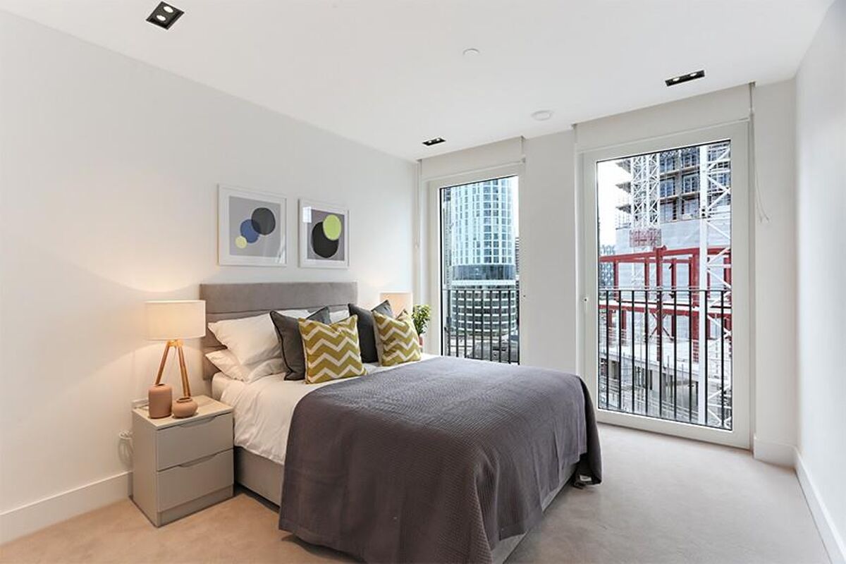 flat for sale in Exchange Gardens, Vauxhall, London, SW8 BAT012278934 Knight Frank