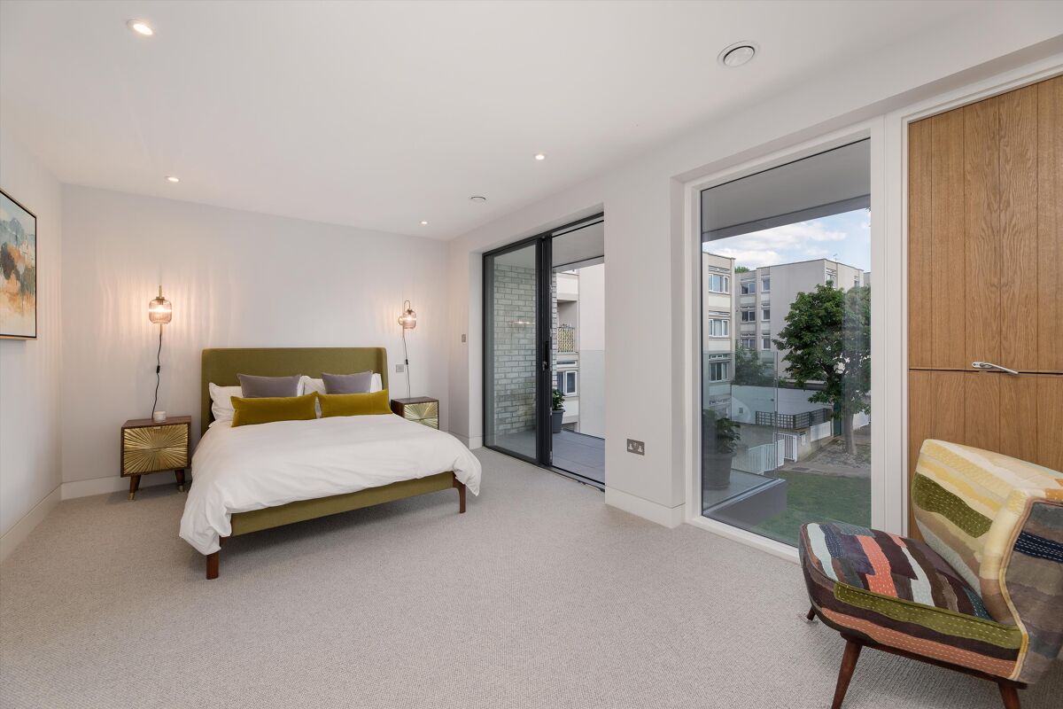 house for sale in Wix's Lane, London, SW4 BAT012279345 Knight Frank