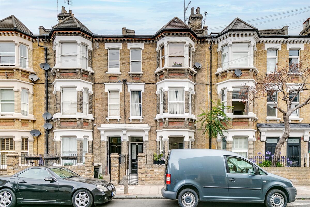 Flat For Sale In Warriner Gardens, London, Sw11. - Bat012284210 